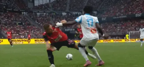 雷恩训练开放日，今夜单刀错失引观众欢呼，葡超在即，更衣室氛围转暖的简单介绍欧博官网